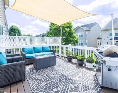 8727 Raleigh Mews - Photo Thumbnail 57