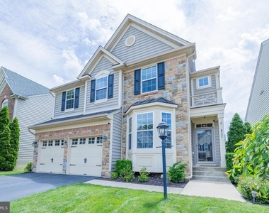 8727 Raleigh Mews - Photo Thumbnail 3