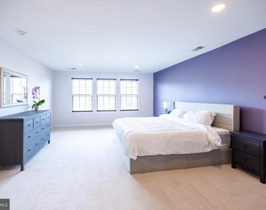 8727 Raleigh Mews - Photo Thumbnail 21