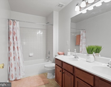 14203 Murphy Terrace - Photo Thumbnail 32