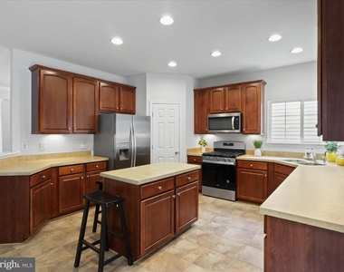 14203 Murphy Terrace - Photo Thumbnail 10