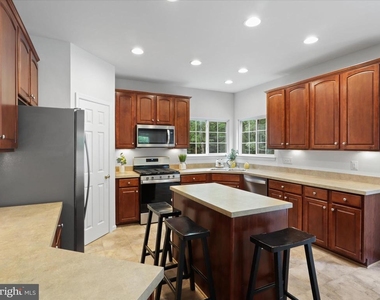 14203 Murphy Terrace - Photo Thumbnail 8