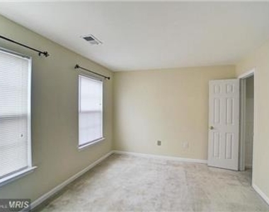 22932 Regent Terrace - Photo Thumbnail 11