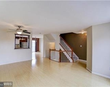 22932 Regent Terrace - Photo Thumbnail 4