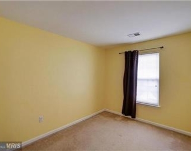 22932 Regent Terrace - Photo Thumbnail 12