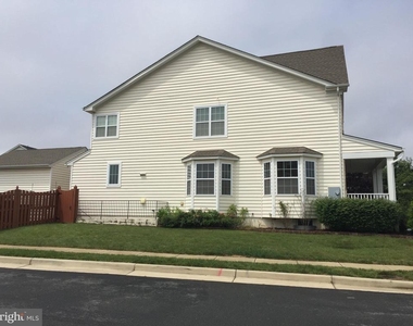 43165 Barnstead Drive - Photo Thumbnail 3
