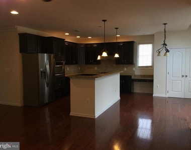 43165 Barnstead Drive - Photo Thumbnail 4