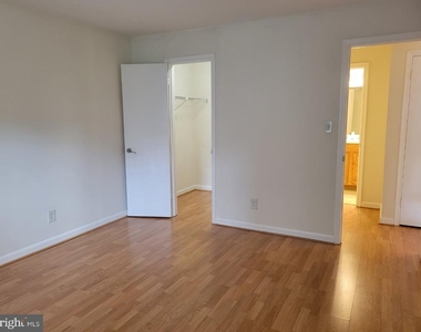 3178 Summit Square Drive - Photo Thumbnail 21