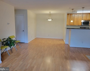 3178 Summit Square Drive - Photo Thumbnail 15