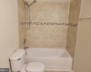 3178 Summit Square Drive - Photo Thumbnail 24