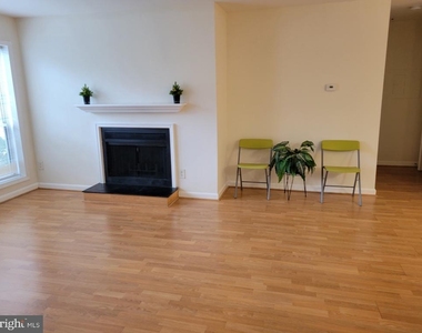 3178 Summit Square Drive - Photo Thumbnail 4
