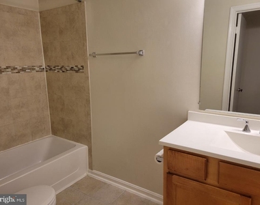 3178 Summit Square Drive - Photo Thumbnail 23