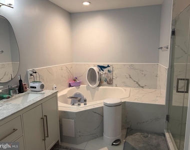 6156 Manchester Park Circle - Photo Thumbnail 8