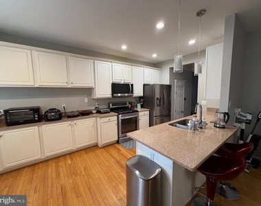 6156 Manchester Park Circle - Photo Thumbnail 2