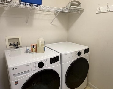 6156 Manchester Park Circle - Photo Thumbnail 7