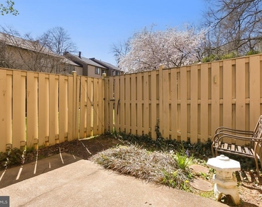 2680 Glengyle Drive - Photo Thumbnail 18