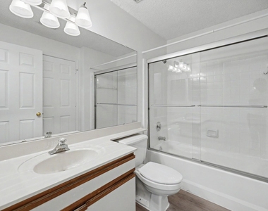 12102 Green Leaf Court - Photo Thumbnail 17