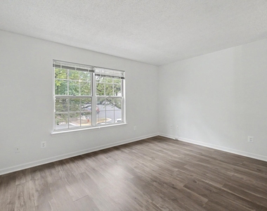 12102 Green Leaf Court - Photo Thumbnail 14