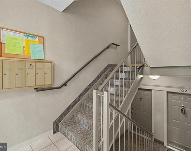 12102 Green Leaf Court - Photo Thumbnail 23