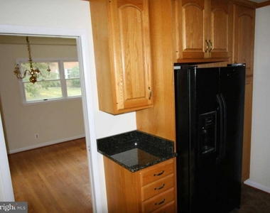 1103 Roberta Court - Photo Thumbnail 4