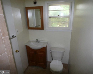 1103 Roberta Court - Photo Thumbnail 10
