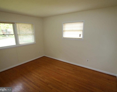 1103 Roberta Court - Photo Thumbnail 9