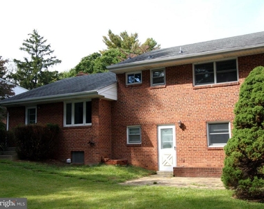 1103 Roberta Court - Photo Thumbnail 1