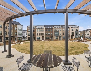 2718 River Birch Road - Photo Thumbnail 9