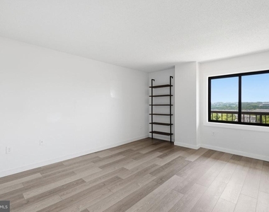 200 N Pickett Street - Photo Thumbnail 10
