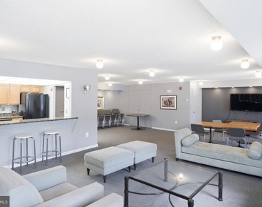 200 N Pickett Street - Photo Thumbnail 16