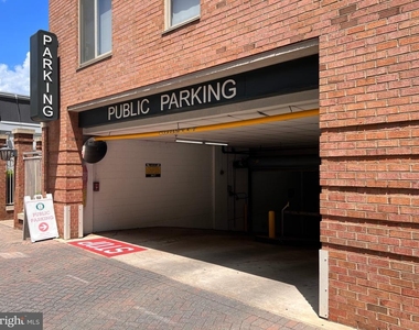 1205 N Garfield Street - Photo Thumbnail 11