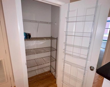 1205 N Garfield Street - Photo Thumbnail 5