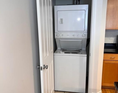 1205 N Garfield Street - Photo Thumbnail 10