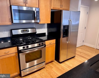 1205 N Garfield Street - Photo Thumbnail 4