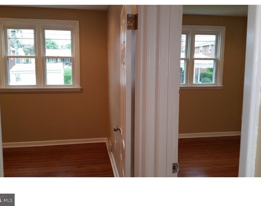 9960 Woodfern Road - Photo Thumbnail 9