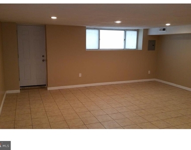 9960 Woodfern Road - Photo Thumbnail 13