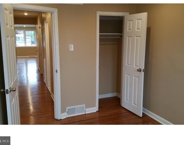 9960 Woodfern Road - Photo Thumbnail 10