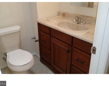 9960 Woodfern Road - Photo Thumbnail 12