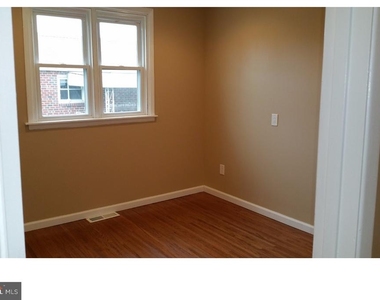 9960 Woodfern Road - Photo Thumbnail 8