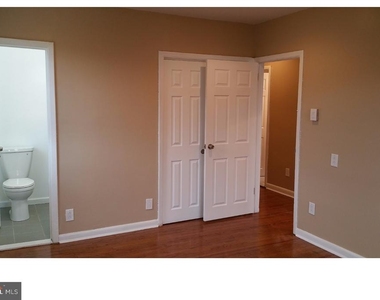 9960 Woodfern Road - Photo Thumbnail 5