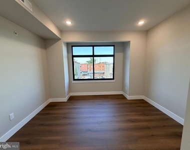1015 N 45th Street - Photo Thumbnail 6