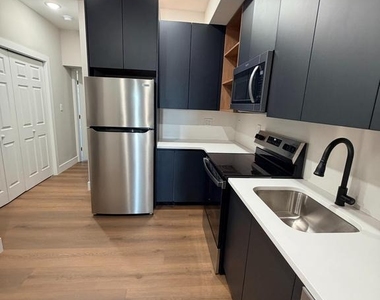 1015 N 45th Street - Photo Thumbnail 2