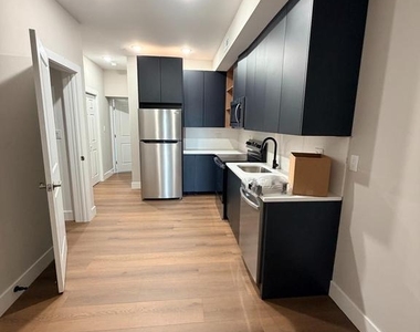 1015 N 45th Street - Photo Thumbnail 8