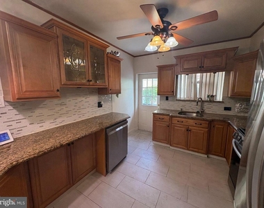 2122 S Hicks Street - Photo Thumbnail 3