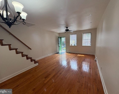2122 S Hicks Street - Photo Thumbnail 1