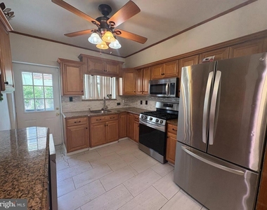 2122 S Hicks Street - Photo Thumbnail 2