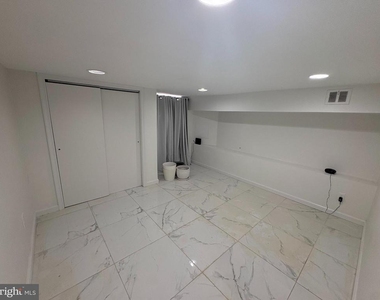 2122 S Hicks Street - Photo Thumbnail 8