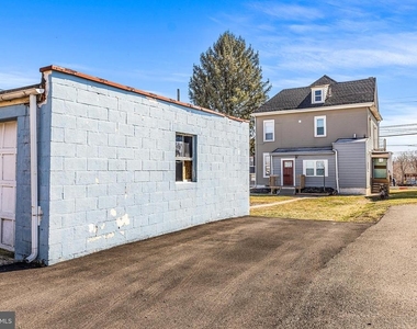 1001 W High Street - Photo Thumbnail 18