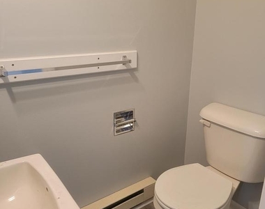 691 Center Drive - Photo Thumbnail 7