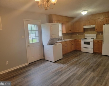 691 Center Drive - Photo Thumbnail 5